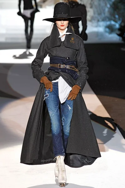 Look 14
